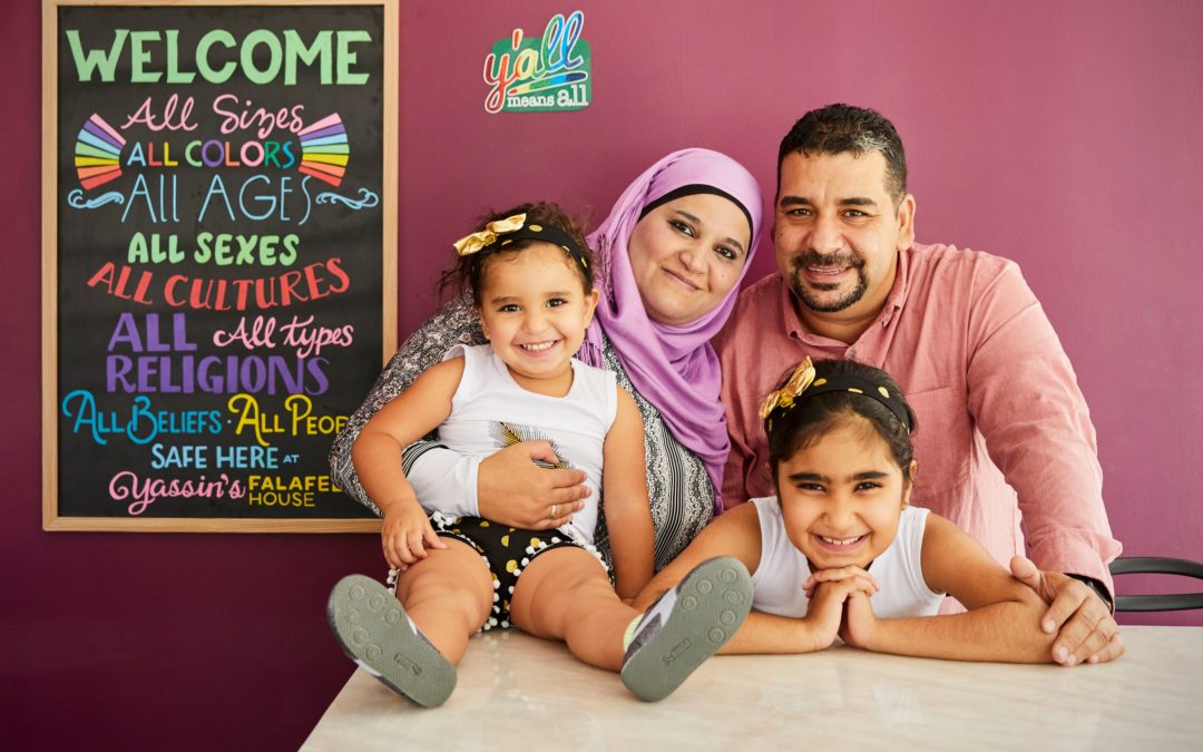 Open hearts, minds on menu at Syrian refugee&apos;s falafel shop, the &apos;Nicest Place in America&apos;